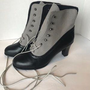 Lace up grannie booties size 11 gray & black